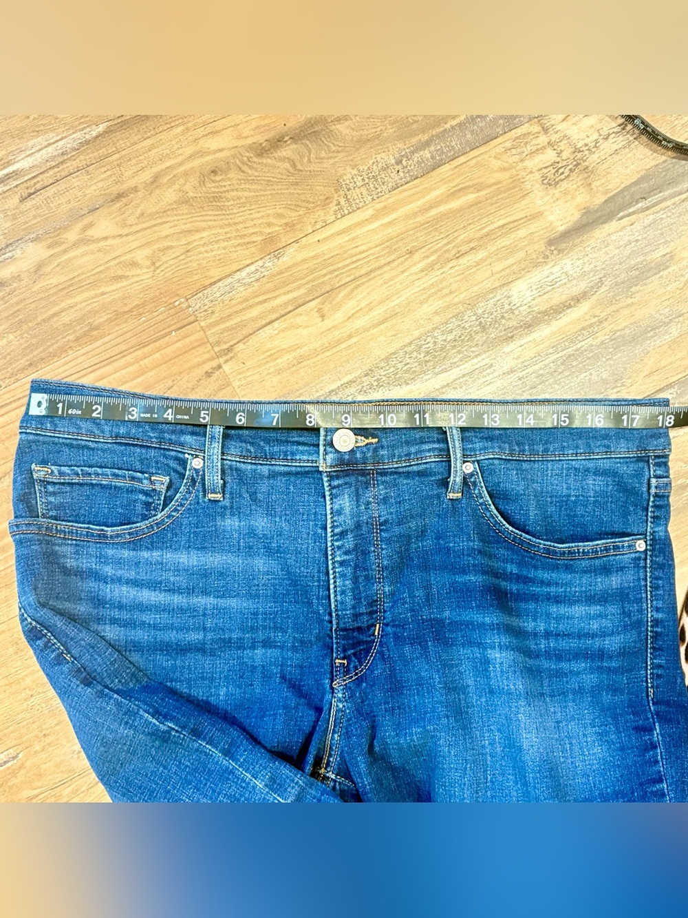 Levi’s 314 Shaping Straight Jeans 33x32 Medium/Dark Wash Stretch Denim Mid Rise - Picture 10 of 13